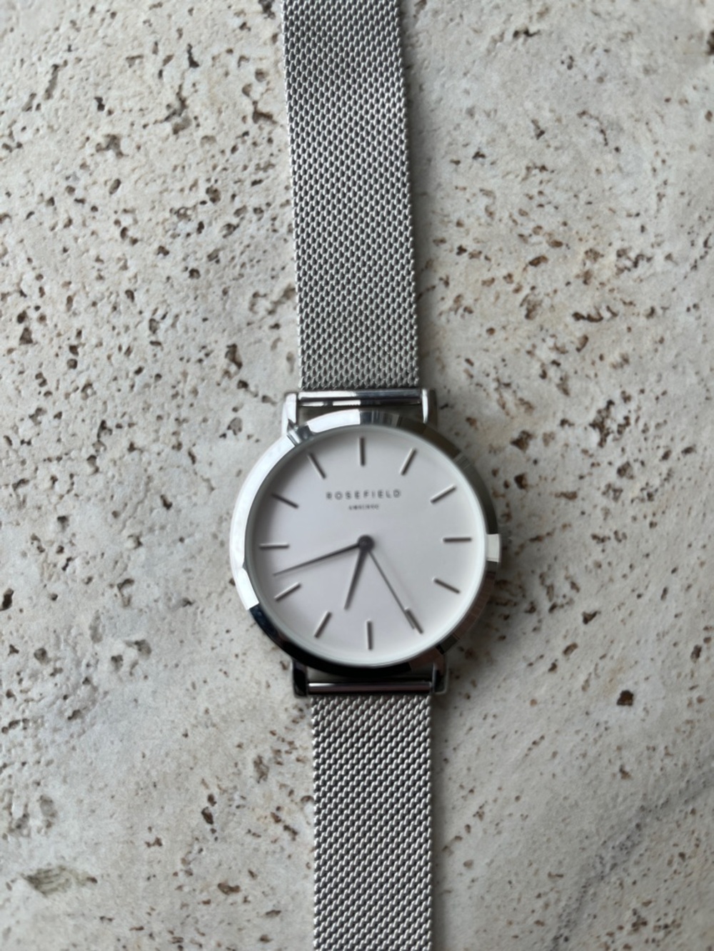 Minimalist Women's Mesh Bracelet Watch - Silver & White
